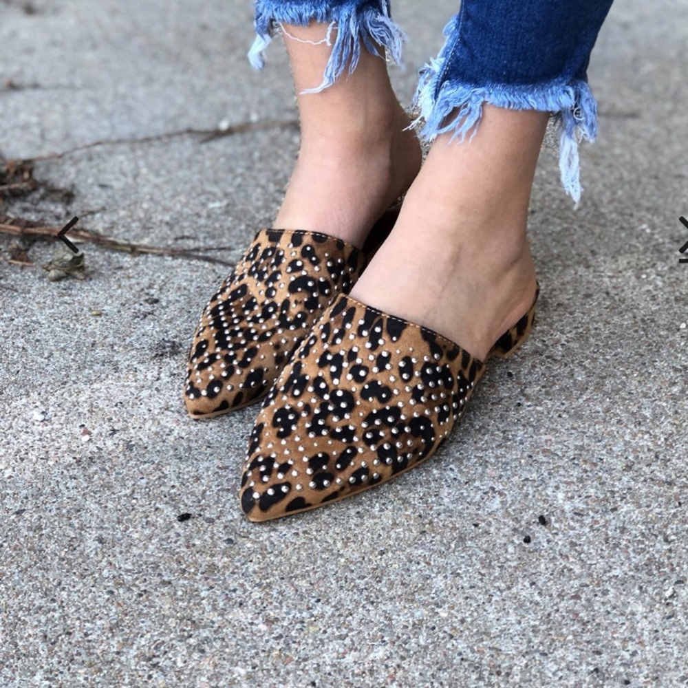 RESTOCK!! ⭐️LEAPORD STUDDED MULES- Shoe - Picture 2 of 2